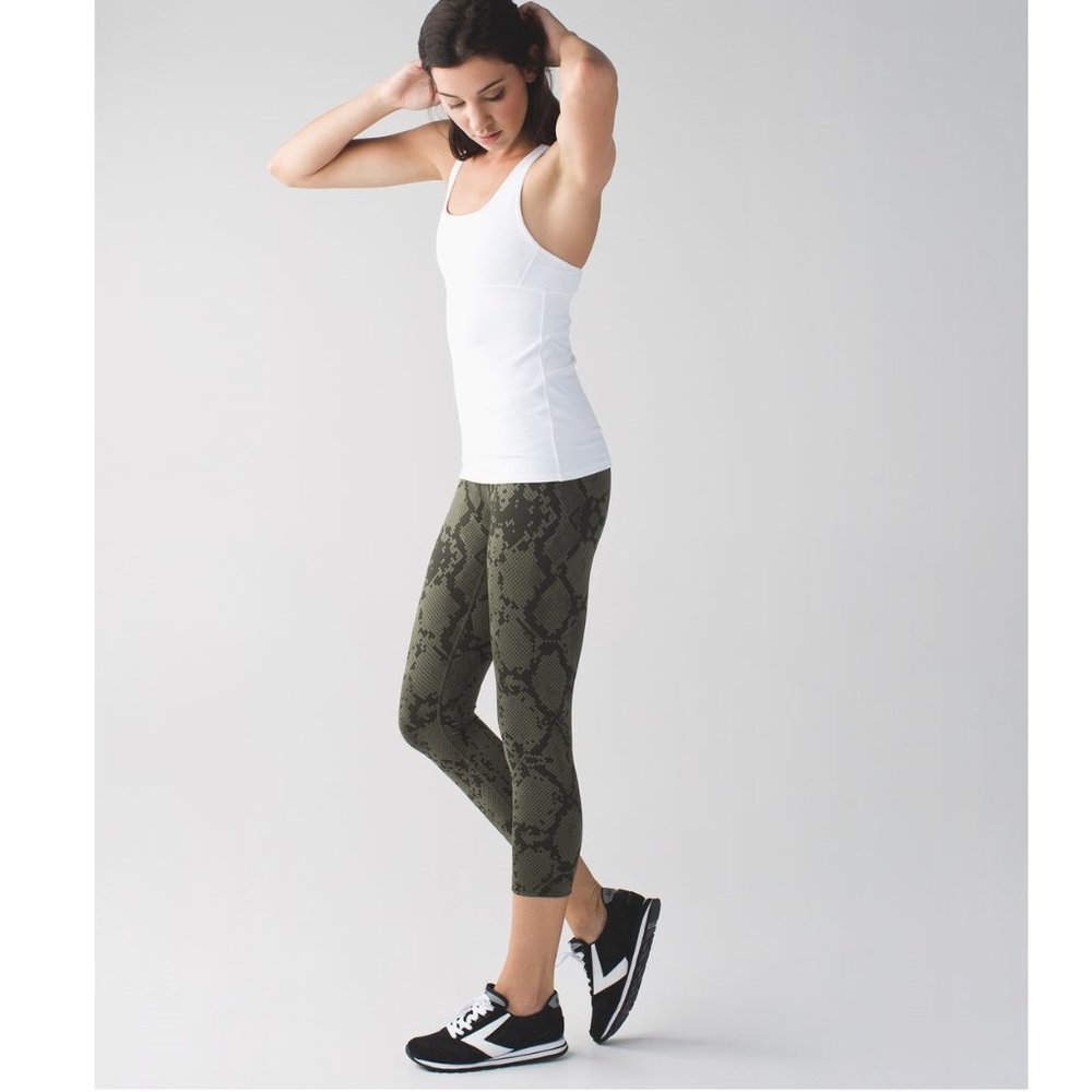 Lululemon Green Capris Ziggy Snake Skin Wunder Under Crop III Stretch Legging 8